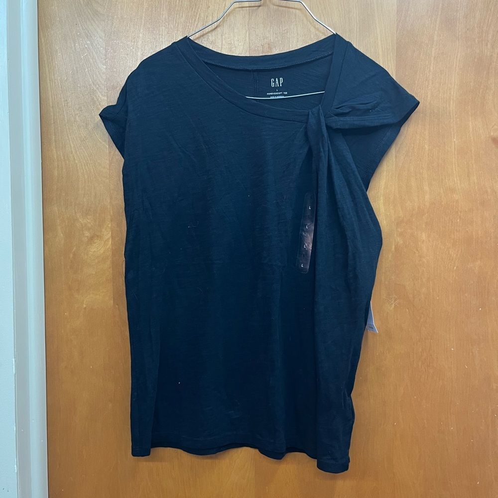 GAP Women's Elegant Black Tee with Bow Accent